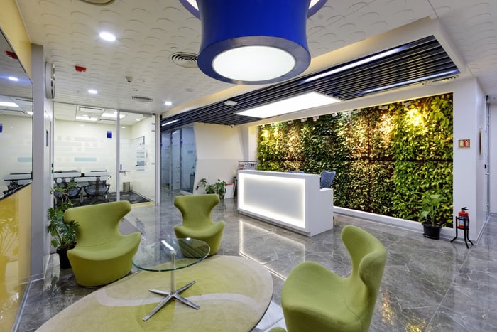 Nội thất văn phòng xanh mát của Here
